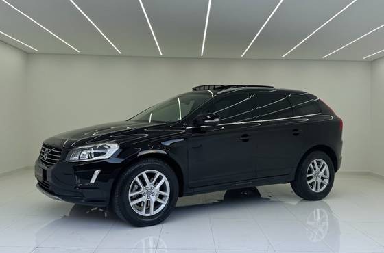 VOLVO XC60 2.0 T5 MOMENTUM GASOLINA 4P AUTOMÁTICO VOLVO XC60 2.0 T5 MOMENTUM GASOLINA 4P AUTOMÁTICO